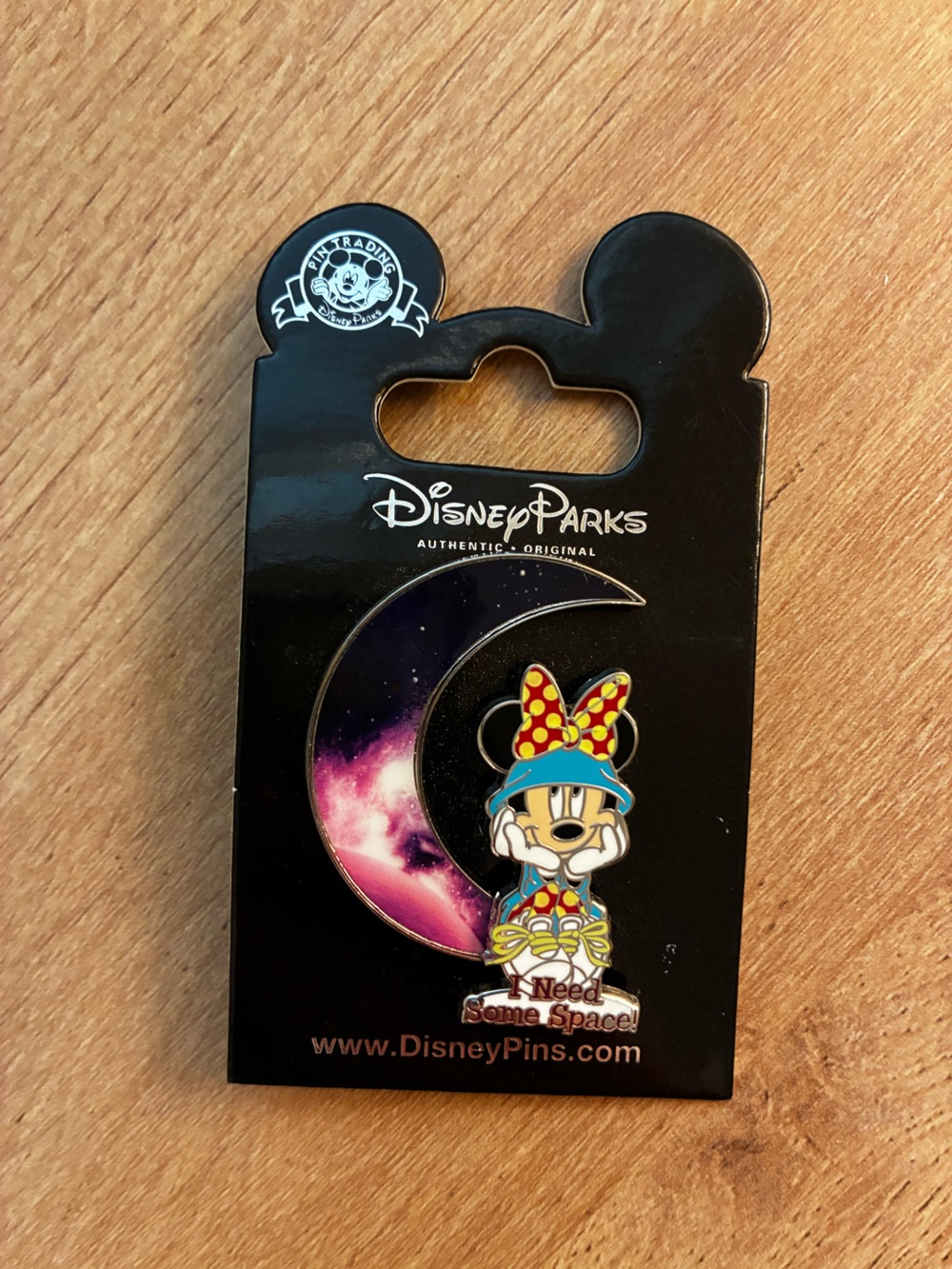 Disney Park Trading Pin - Minnie Mouse “I need some space“